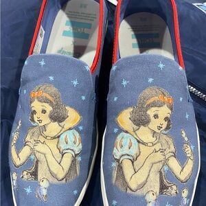 Disney x TOMS Snow White Canvas Shoes